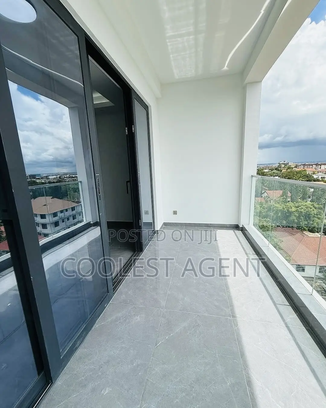 4bdrm Penthouse in Coolest Estate, Masaki for rent