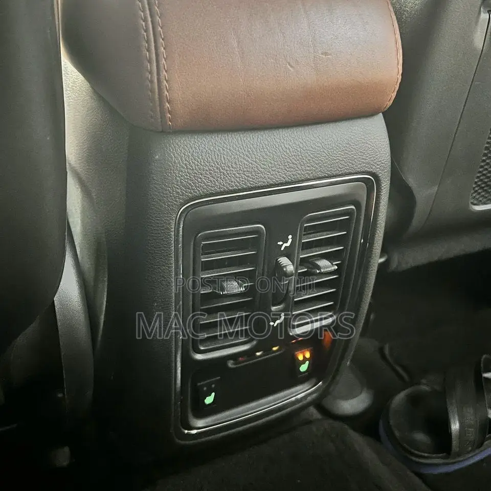 Jeep Cherokee 2012 White