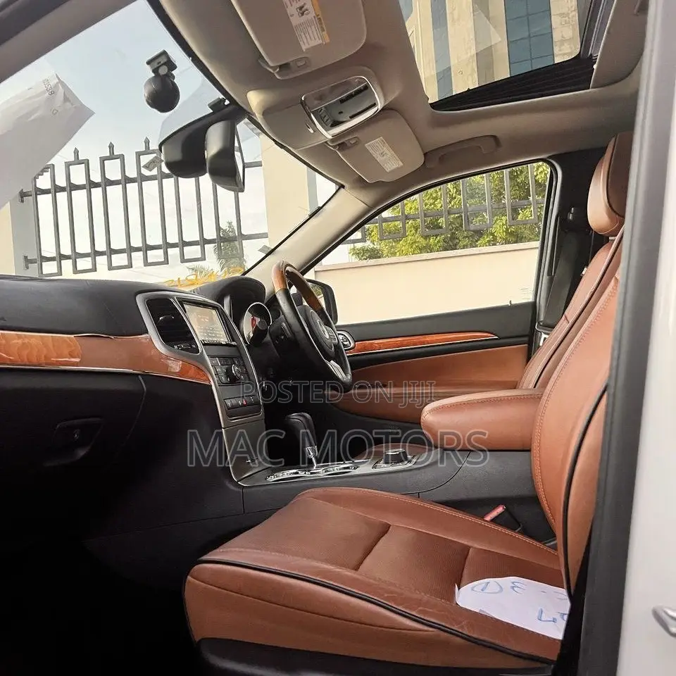 Jeep Cherokee 2012 White
