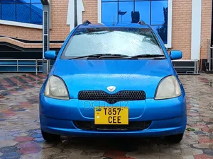 Toyota Vitz 2002 Blue