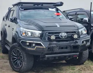 Photo - Toyota Hilux 2020 Black