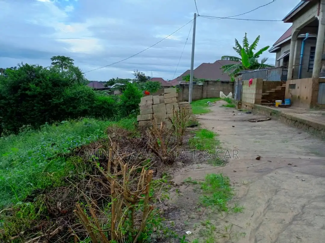Kiwanja Kinauzwa Mbezi Msakuzi