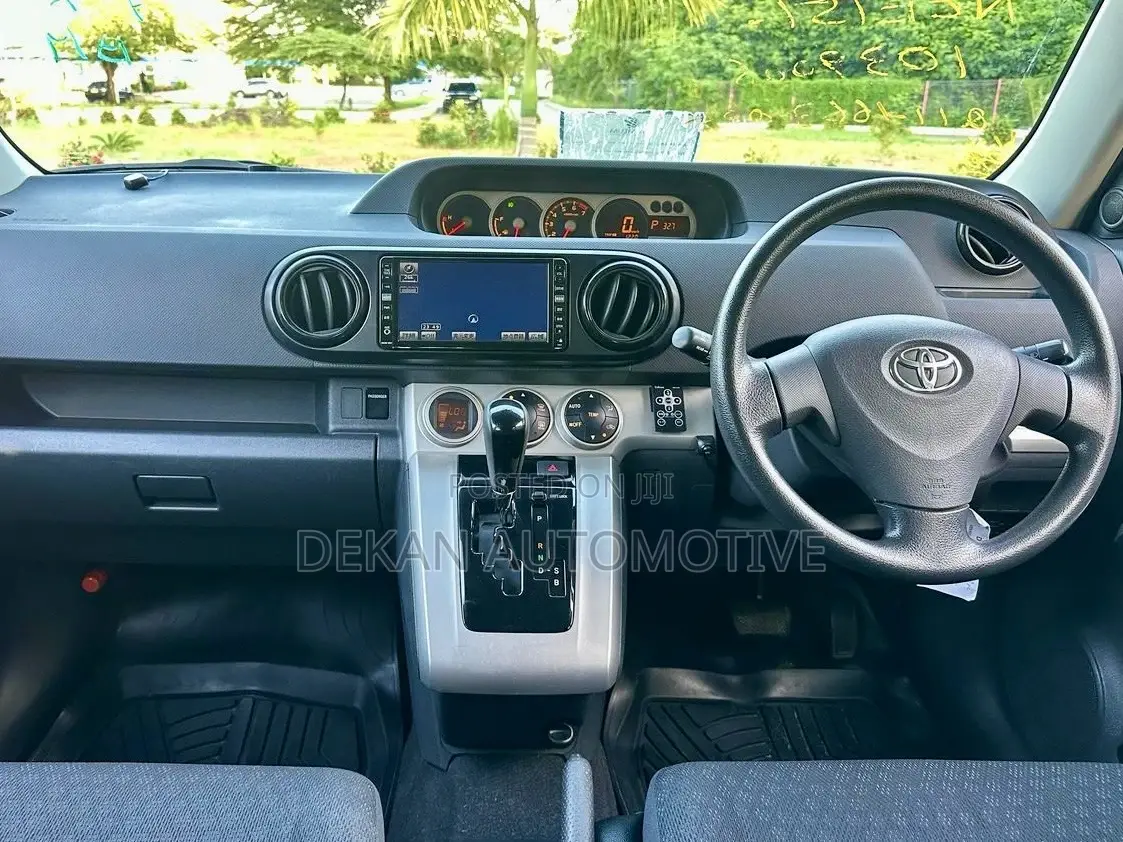 Toyota Corolla Rumion Hatchback 1.5 FWD 2009 Blue