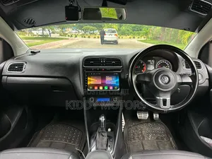 Volkswagen Polo 2011 Silver