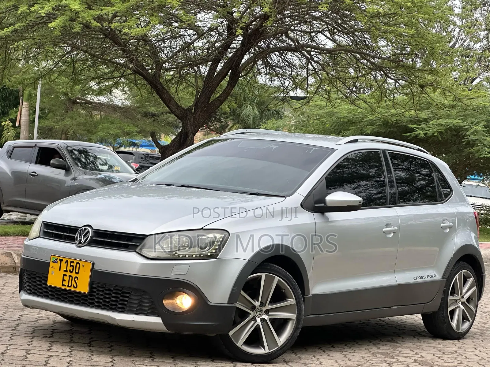 Volkswagen Polo 2011 Silver