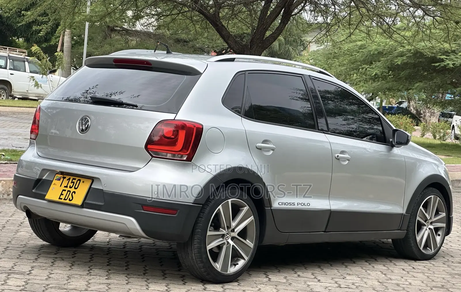 Volkswagen Polo 2011 Silver