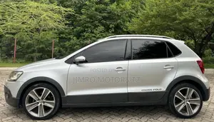 Volkswagen Polo 2011 Silver