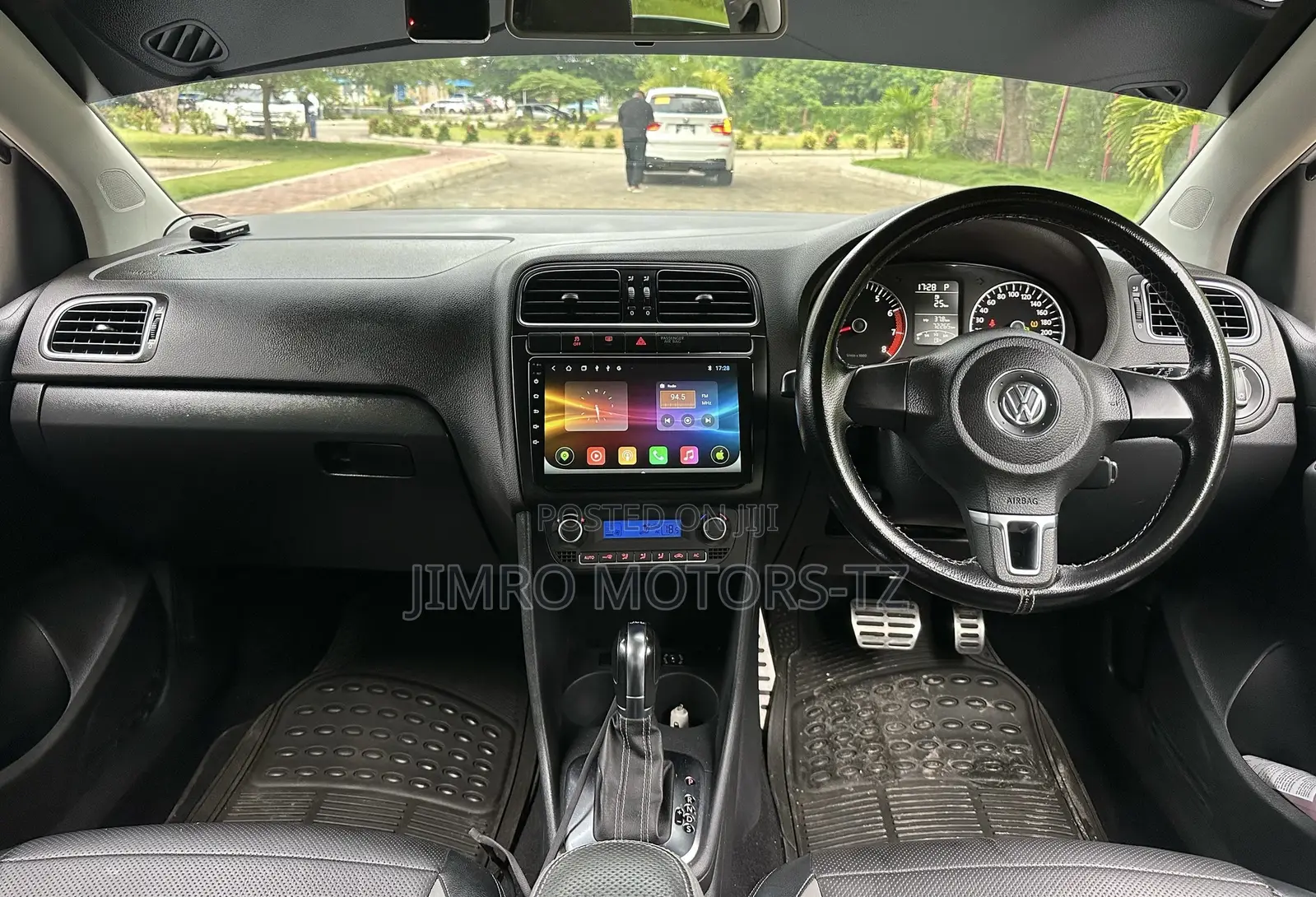 Volkswagen Polo 2011 Silver