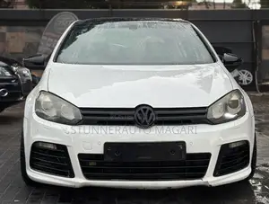 Photo - Volkswagen Golf 2012 White