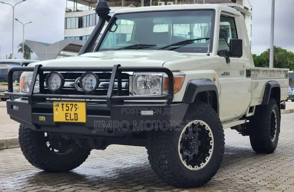 Toyota Land Cruiser 2008 White