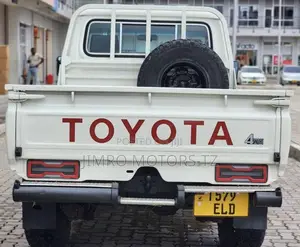 Toyota Land Cruiser 2008 White