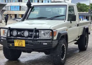 Toyota Land Cruiser 2008 White