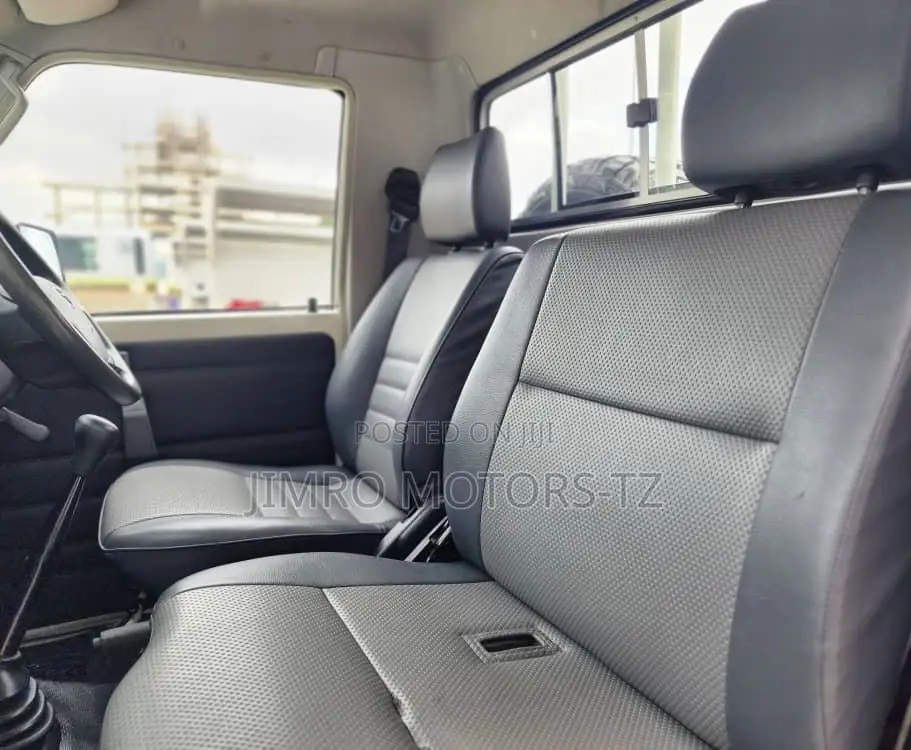 Toyota Land Cruiser 2008 White