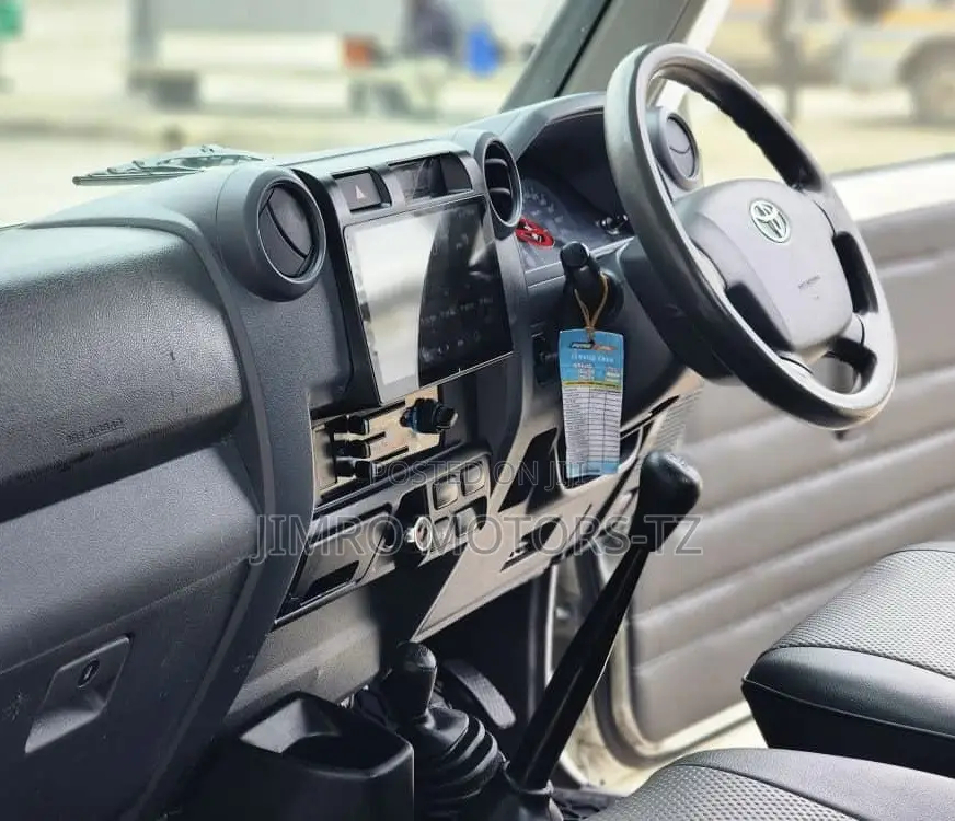 Toyota Land Cruiser 2008 White