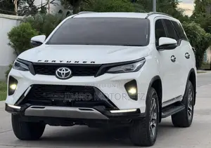 Toyota Fortuner 2023 White