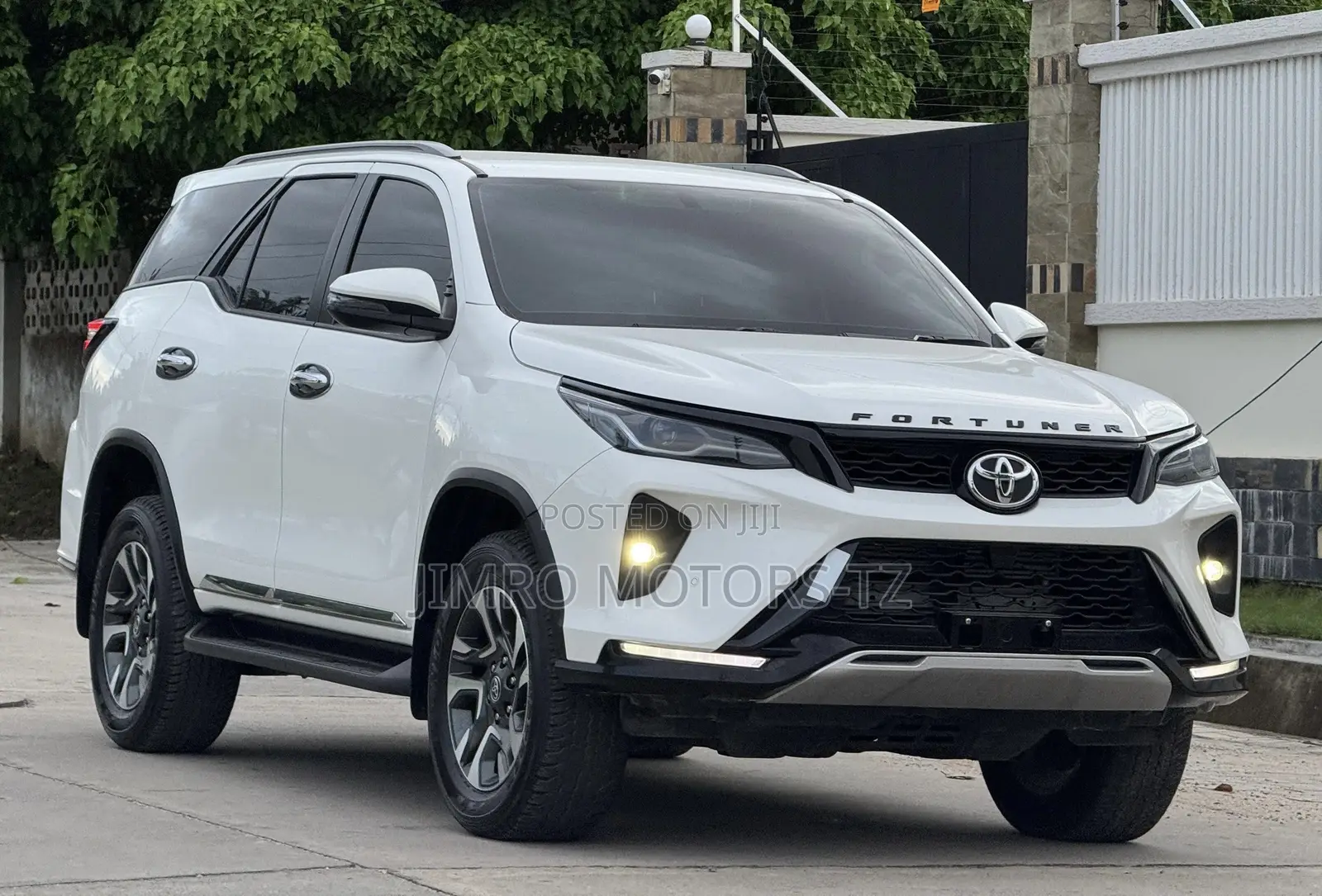 Toyota Fortuner 2023 White