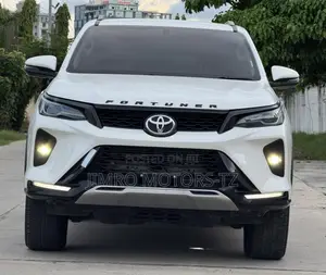 Toyota Fortuner 2023 White
