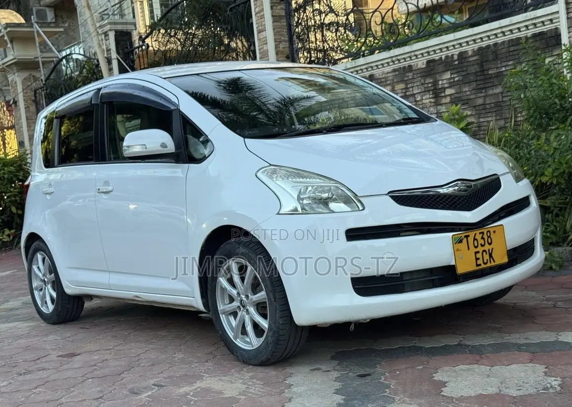 Toyota Ractis 2006 White