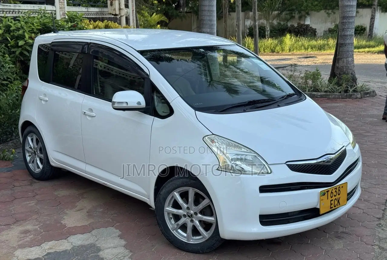 Toyota Ractis 2006 White