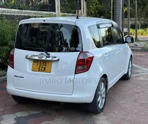 Toyota Ractis 2006 White