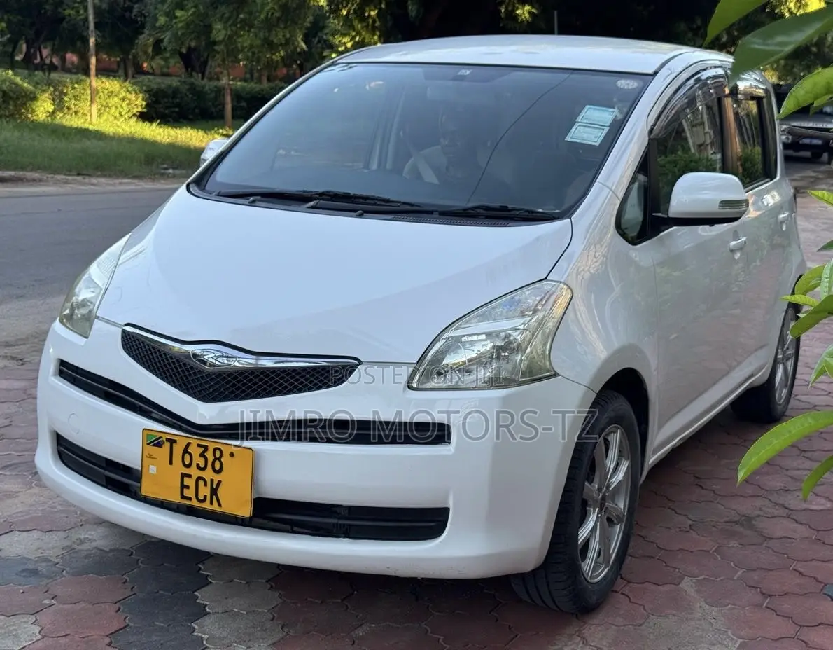 Toyota Ractis 2006 White