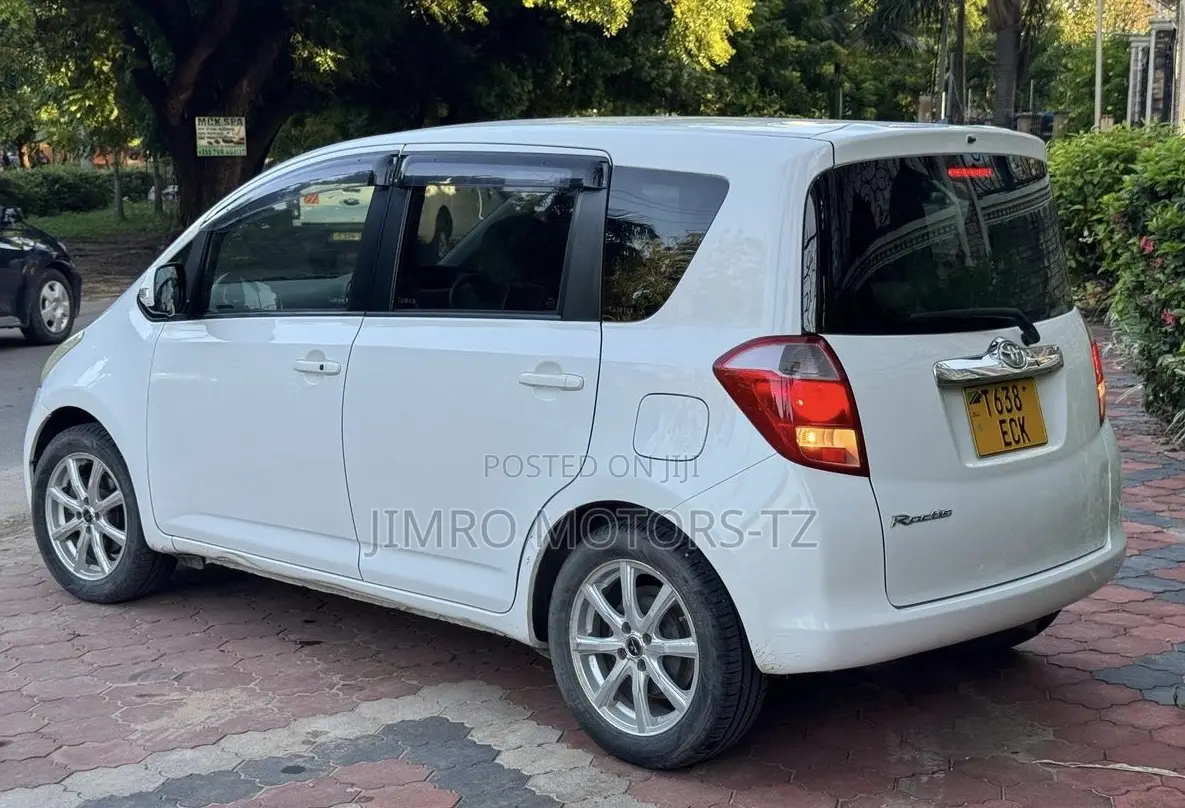 Toyota Ractis 2006 White