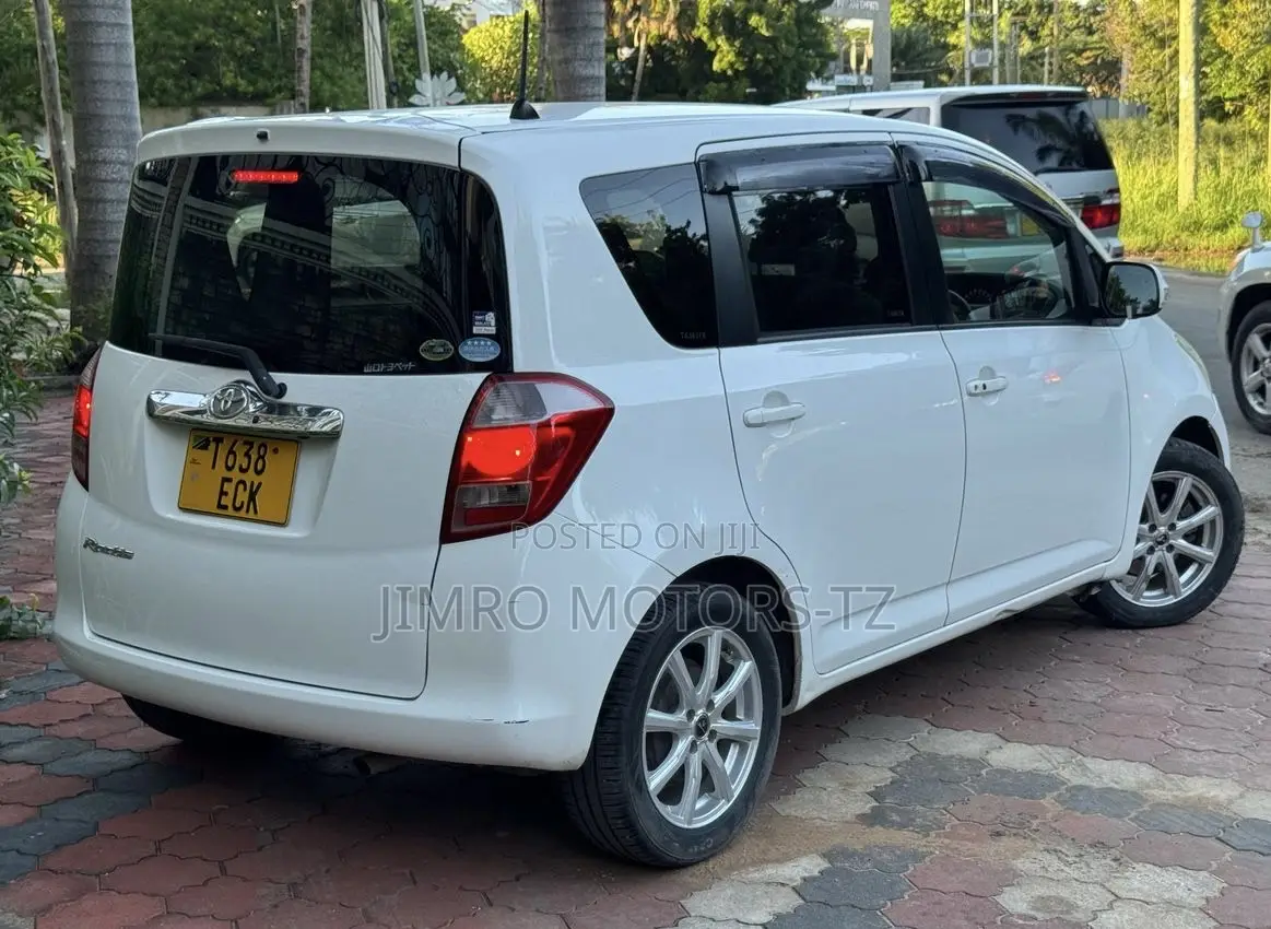 Toyota Ractis 2006 White