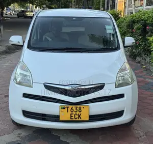 Toyota Ractis 2006 White