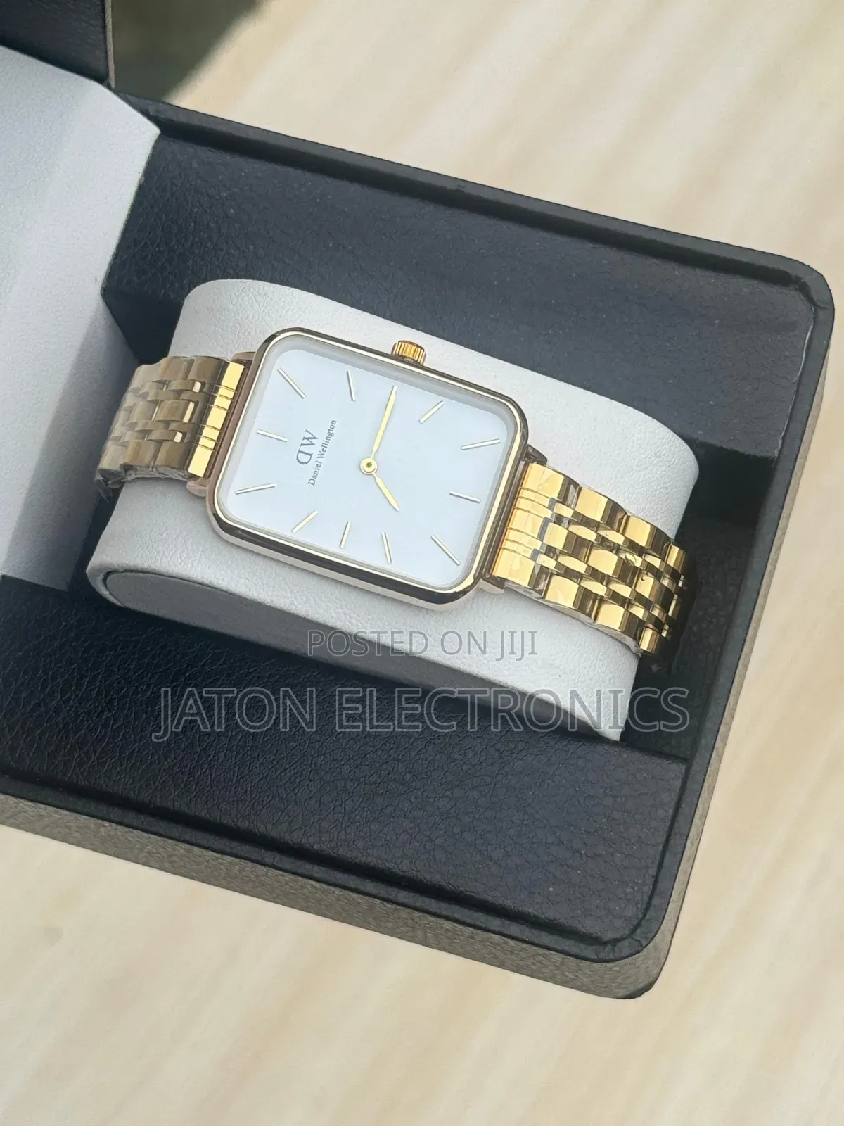 Dw Leathered Watches for Ladies
