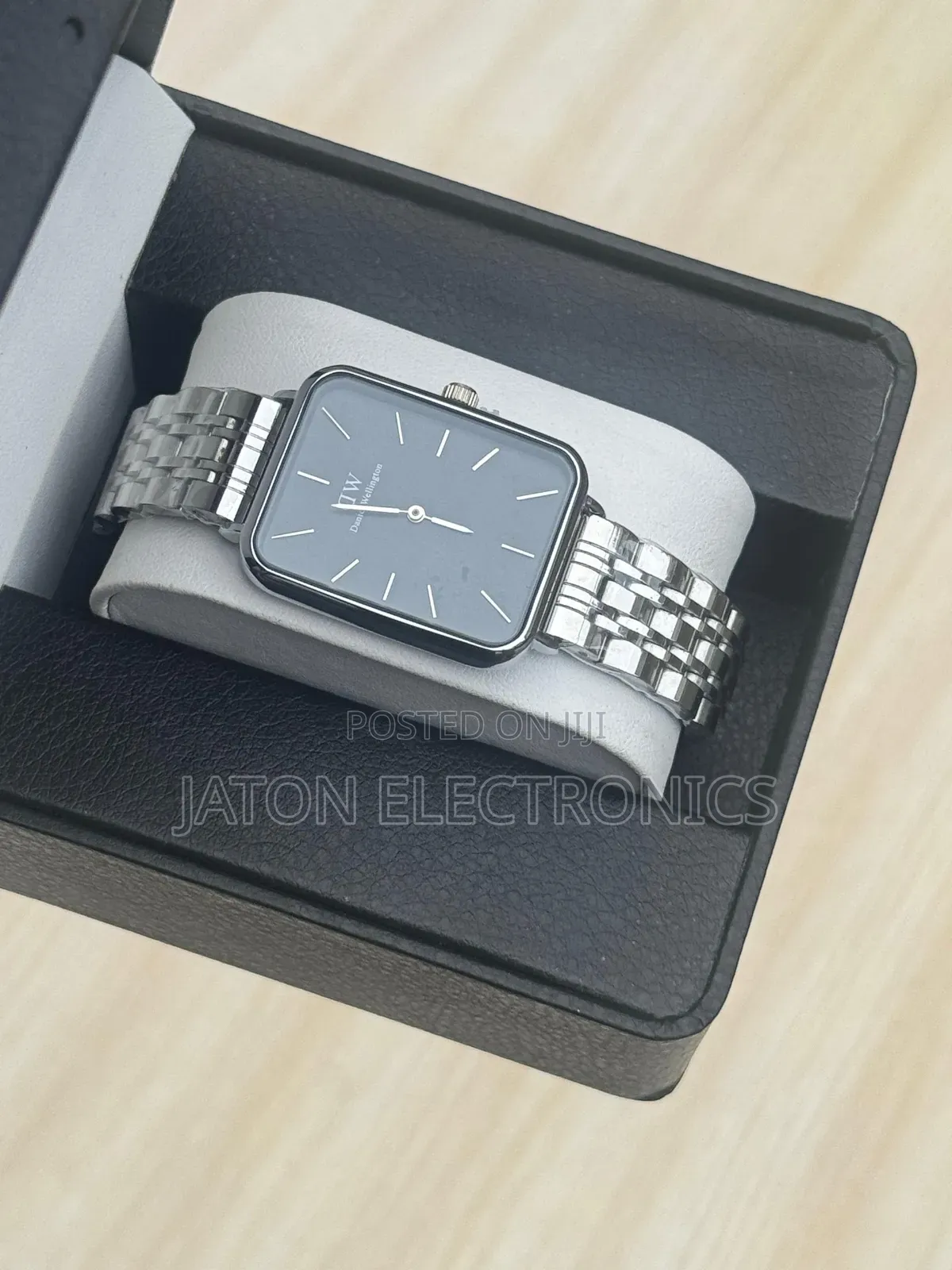 Dw Leathered Watches for Ladies
