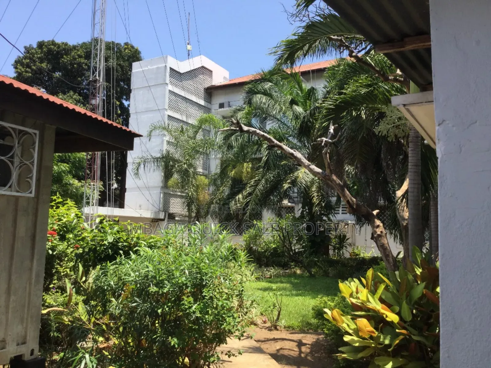 20bdrm House in Upanga for rent