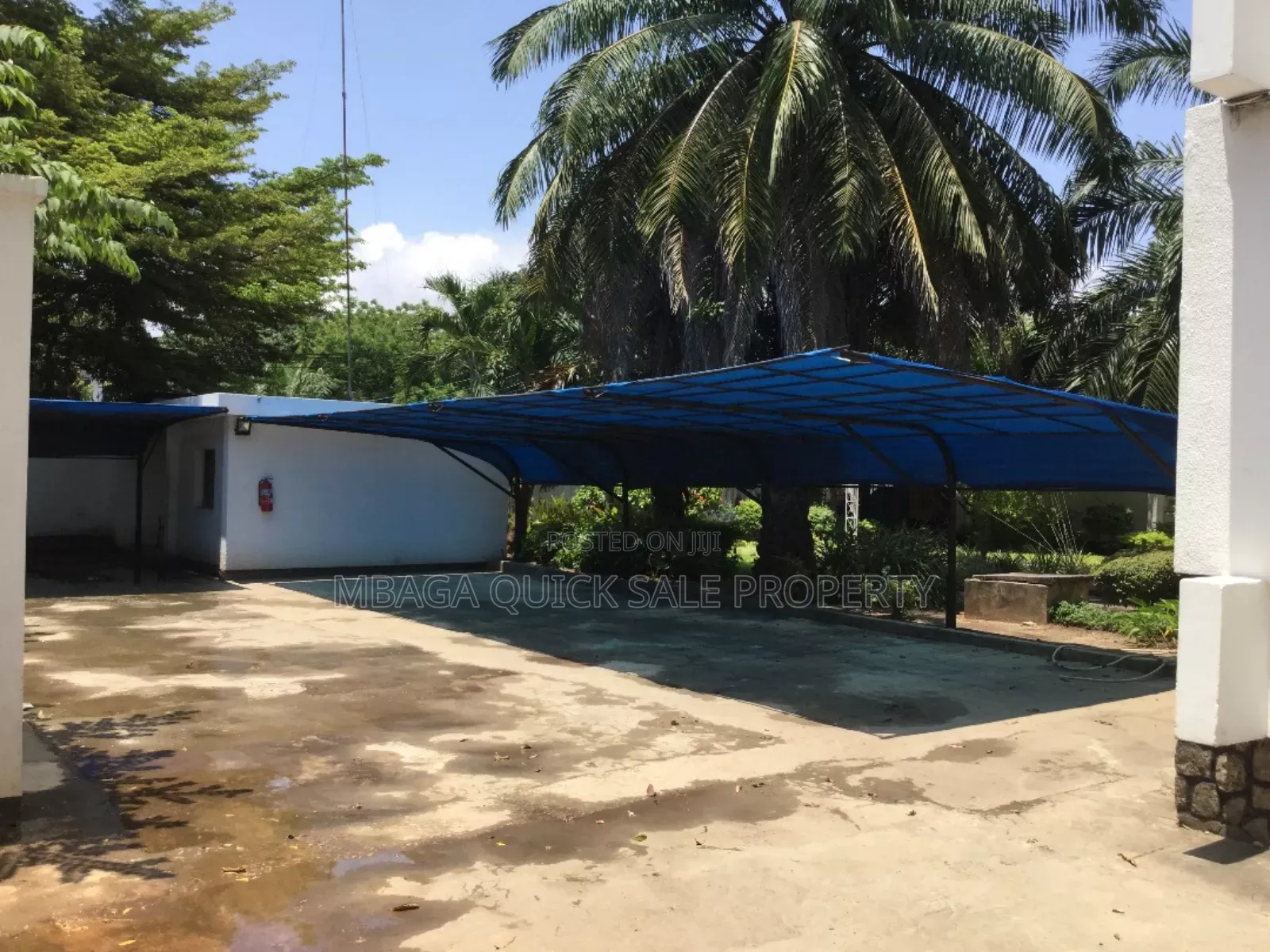 20bdrm House in Upanga for rent