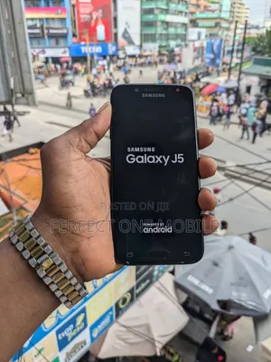 Samsung Galaxy J5 16 GB