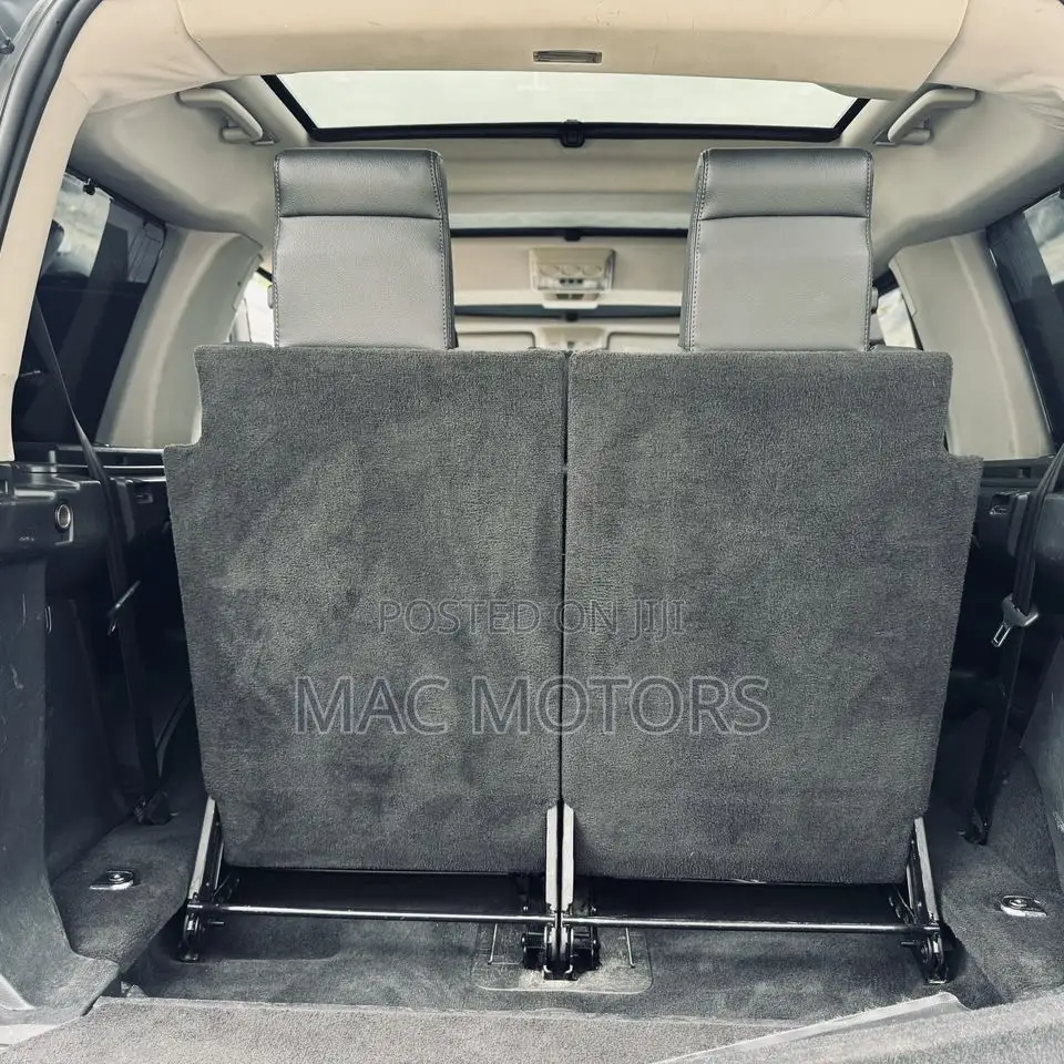 Land Rover Discovery 2013 Gray