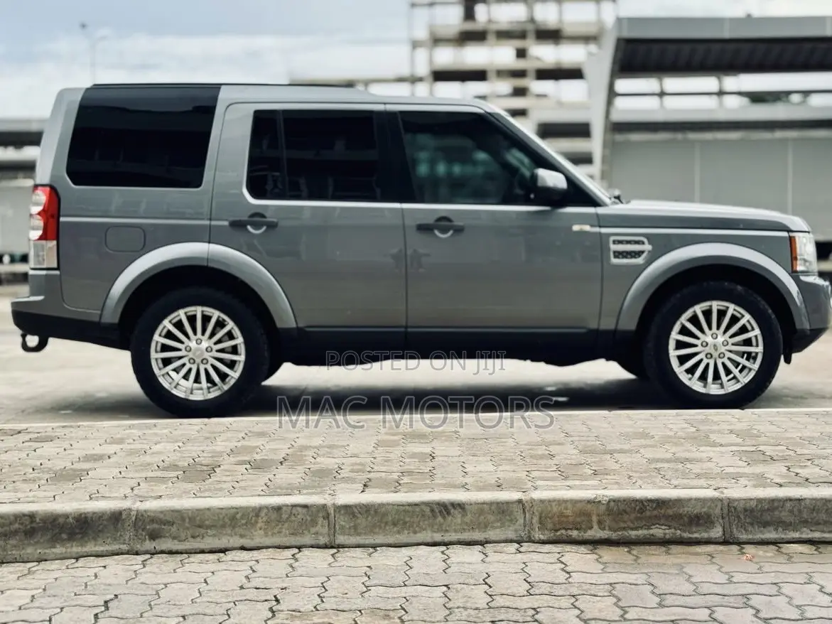 Land Rover Discovery 2013 Gray
