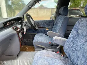 Toyota Noah 2001 Silver