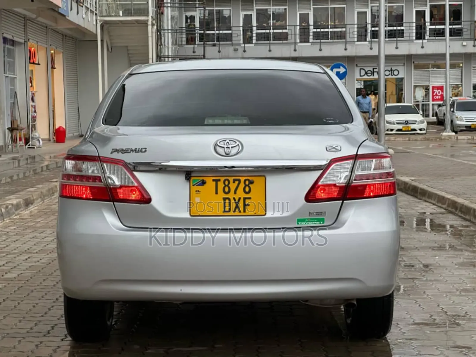 Toyota Premio 2011 Silver