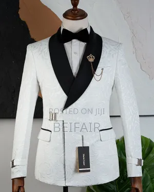 Buttonless Suit