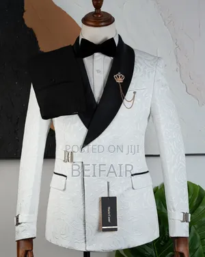 Buttonless Suit