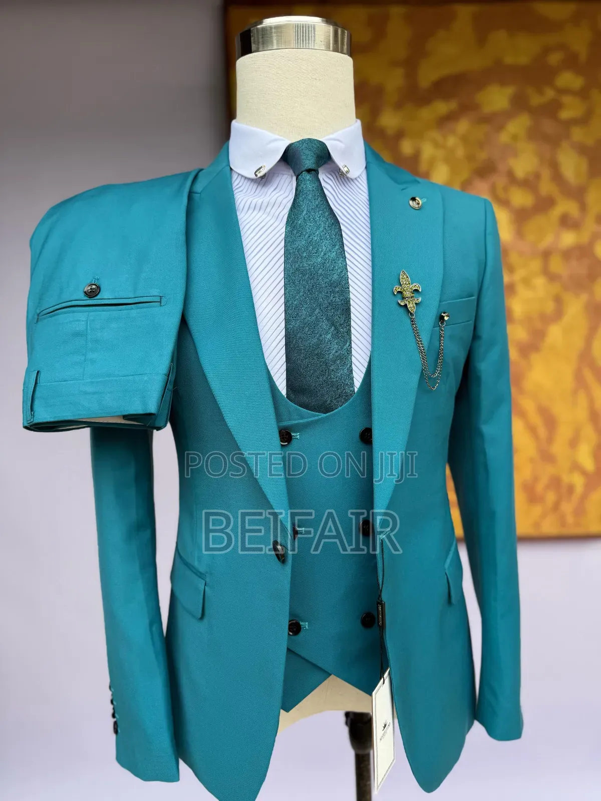 Great Color Suit