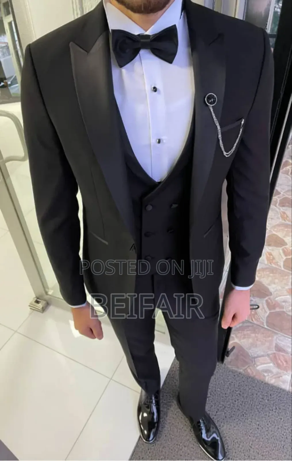 Taxedo Nyembamba Black Suit