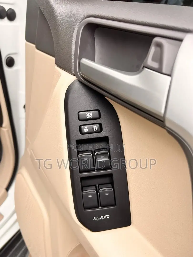 Toyota Land Cruiser Prado 2.7 2018 White