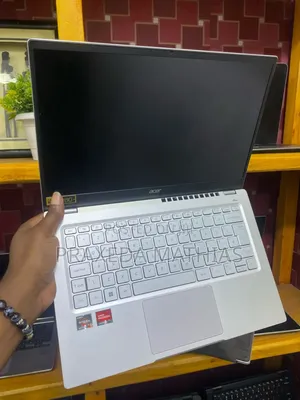 Laptop Acer Swift 3 8GB AMD Ryzen 5 SSD 512GB