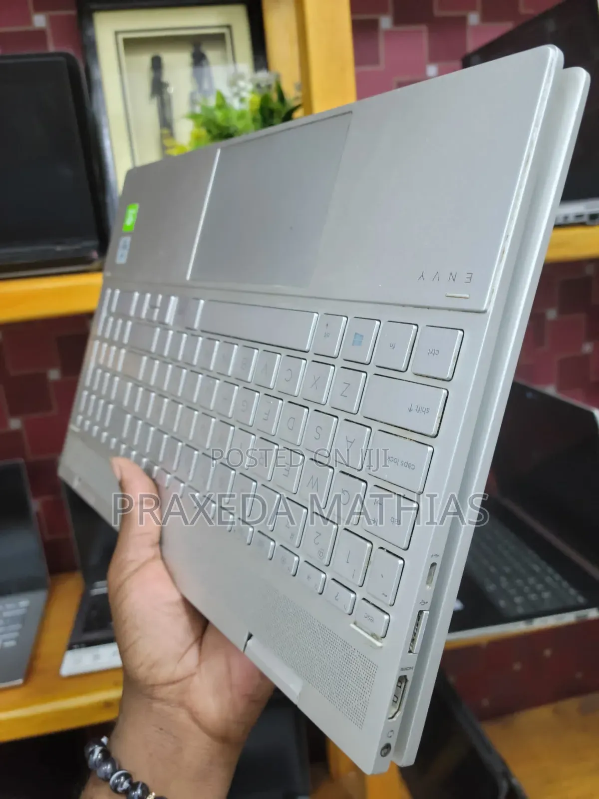 Laptop HP Envy X360 15-Cp0013nr 16GB Intel Core I7 SSD 512GB