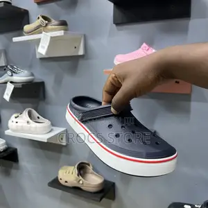 Crocs Bomba