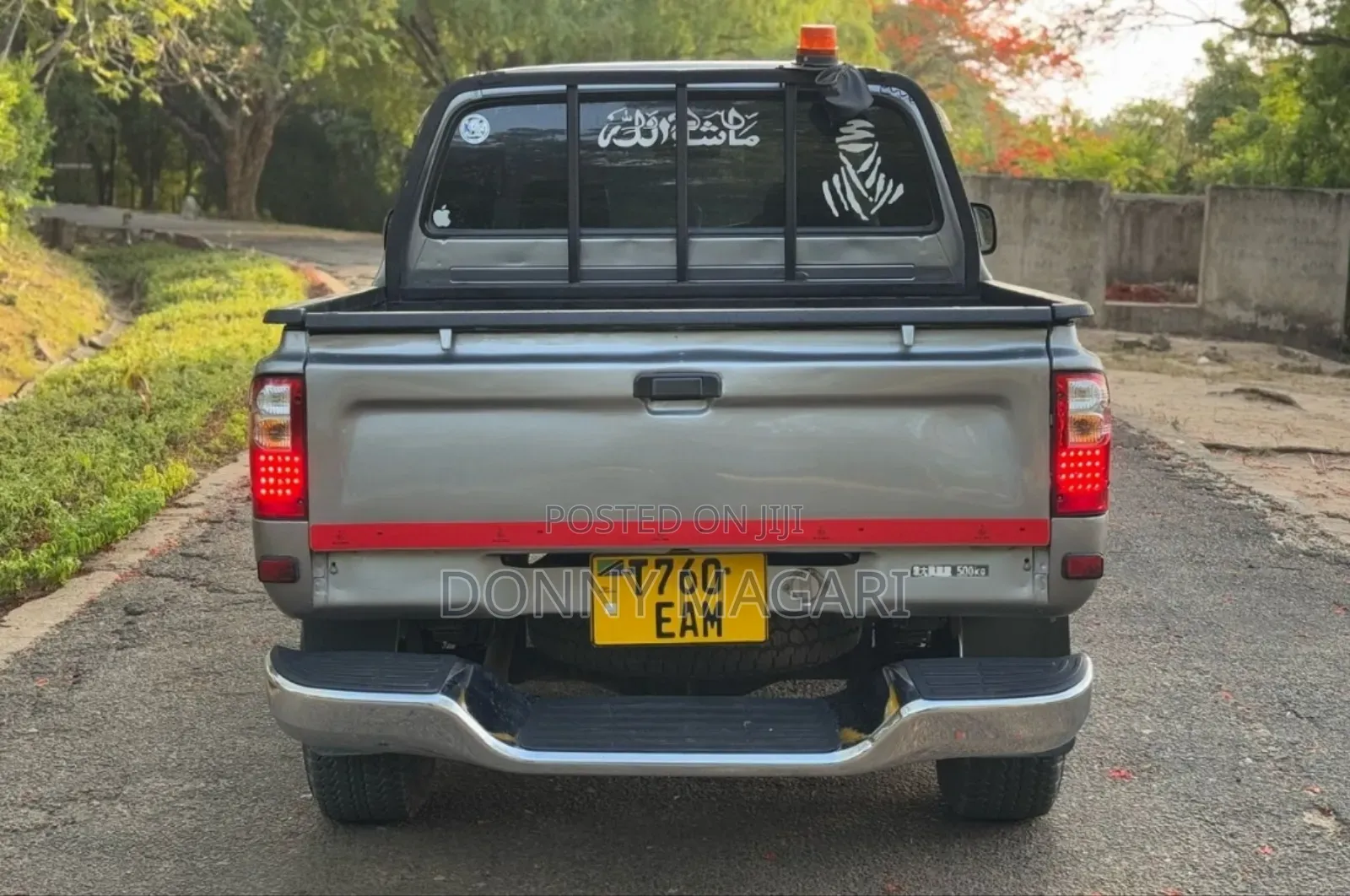 Toyota Hilux 2003 Gray