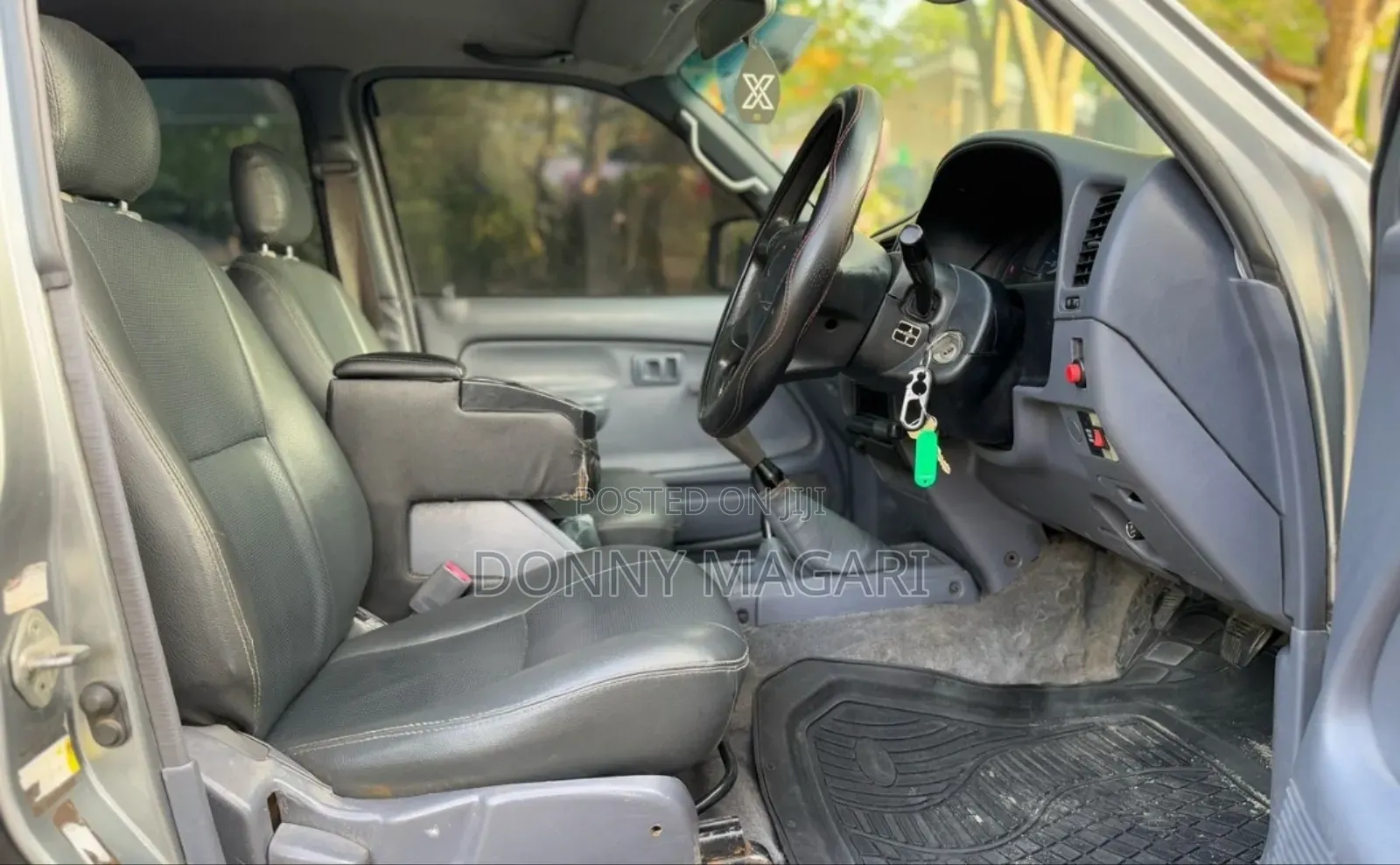 Toyota Hilux 2003 Gray