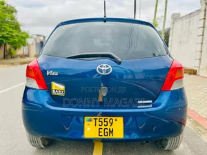 Photo - Toyota Vitz 2007 Blue