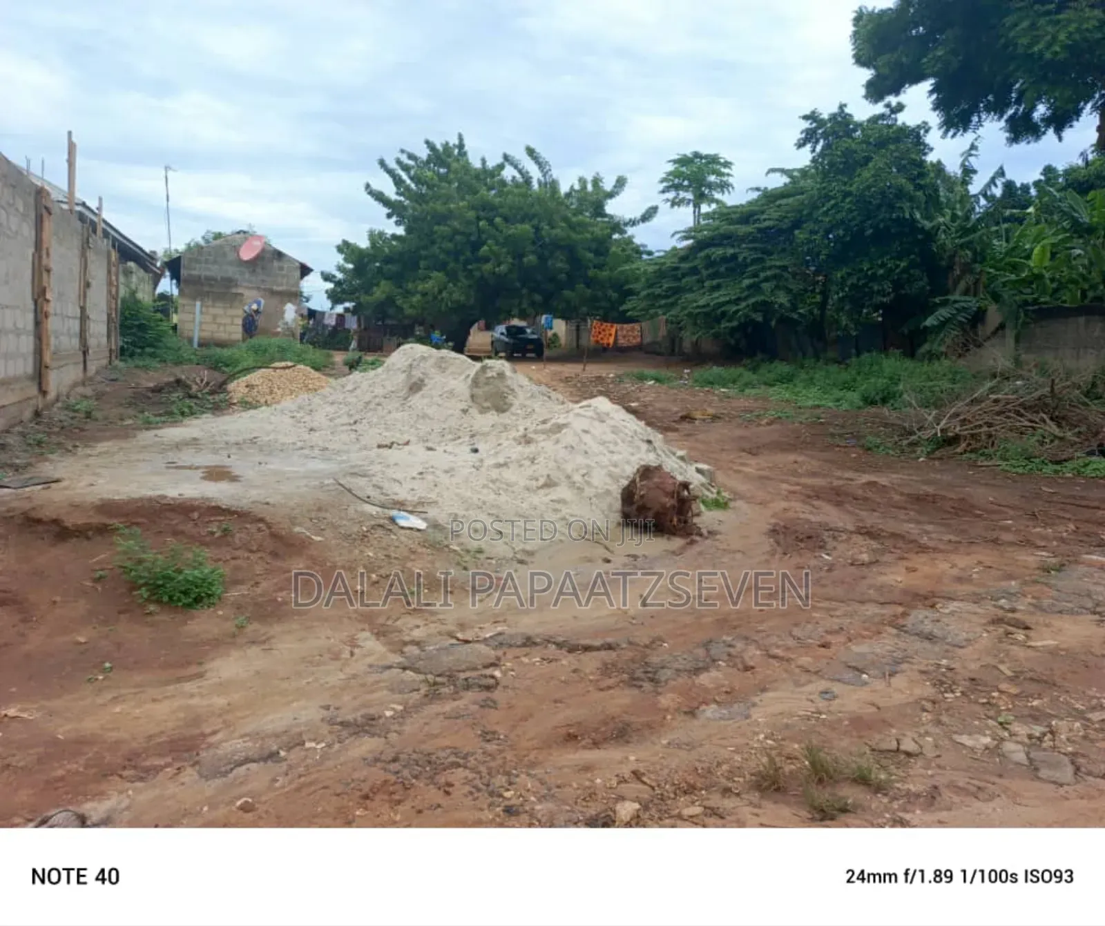Eneo Lenye Ukubwa Wa SQMT 600 Linauzw Lipo Salasala Mwanzoni