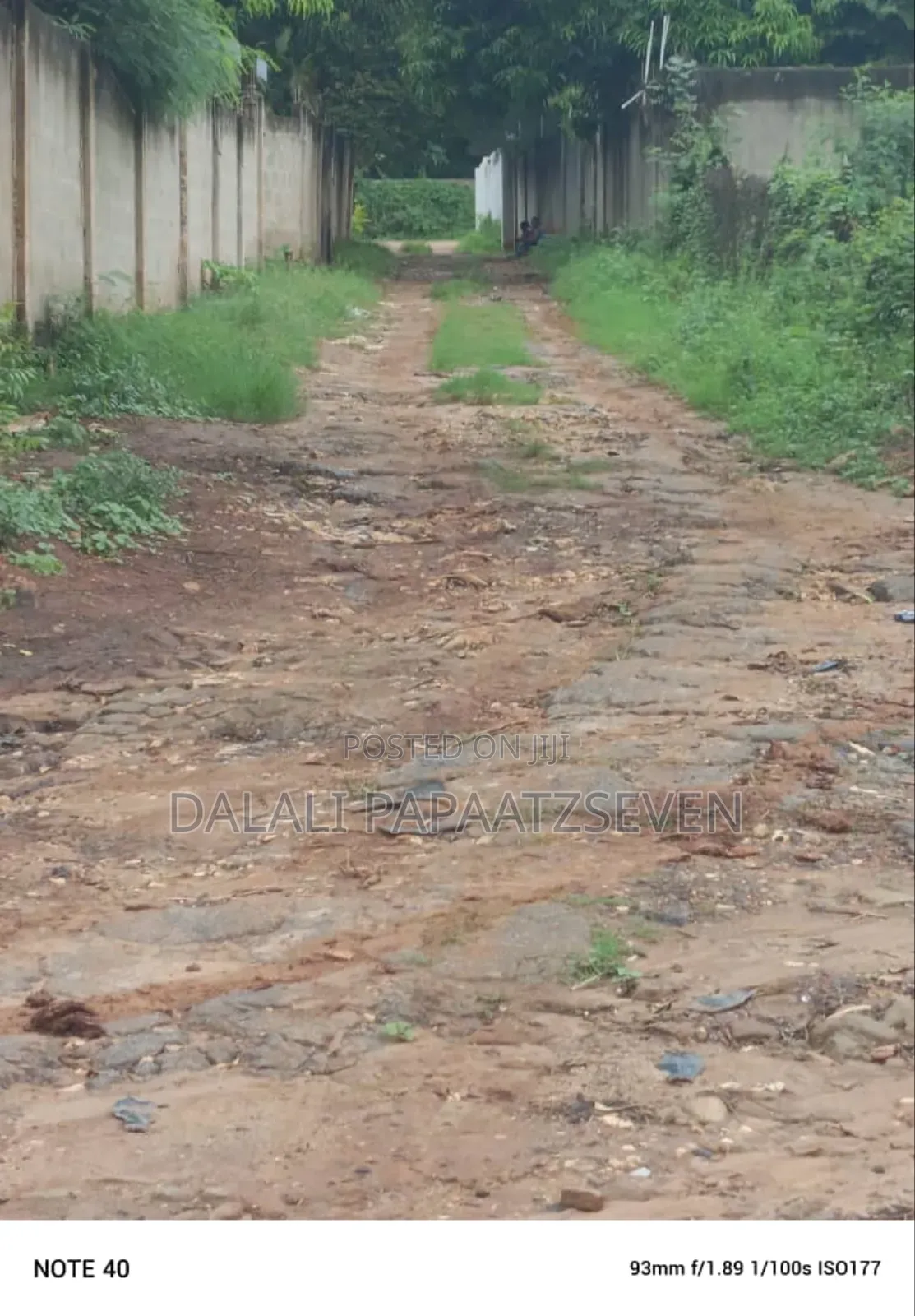 Eneo Lenye Ukubwa Wa SQMT 600 Linauzw Lipo Salasala Mwanzoni